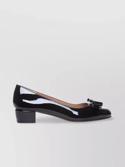 FERRAGAMO BOW DETAIL PATENT LEATHER BALLERINA FLATS