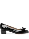 Ferragamo Women Vara Pumps In Black Patent Leather With Bow In Black