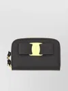 Ferragamo Bow Detail Textured Finish Card Holder In Black