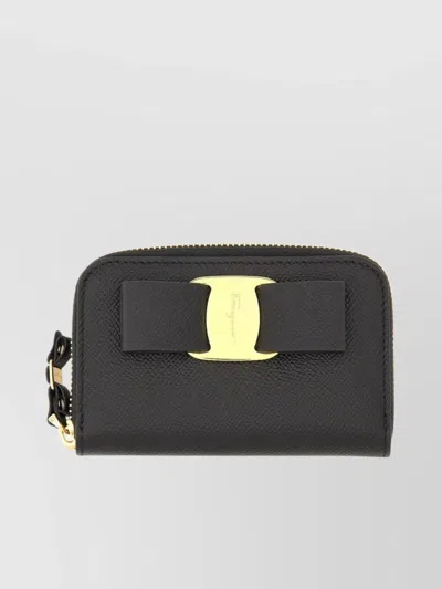 Ferragamo Bow Detail Textured Finish Card Holder In Black