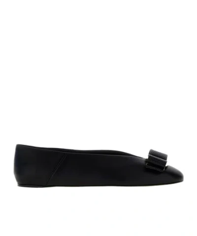 Ferragamo Bow Flat Ballet Shoes In Black