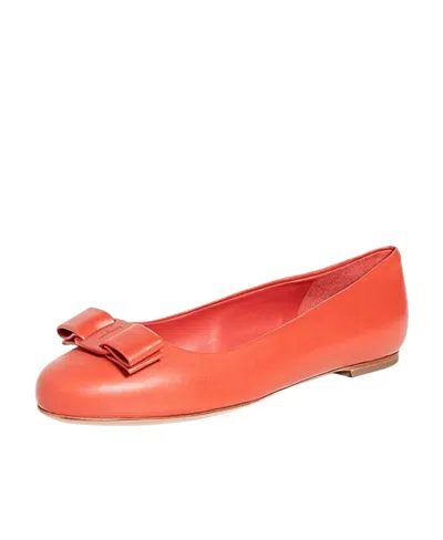 Ferragamo Bow Round Head Ballet Shoes In Orange
