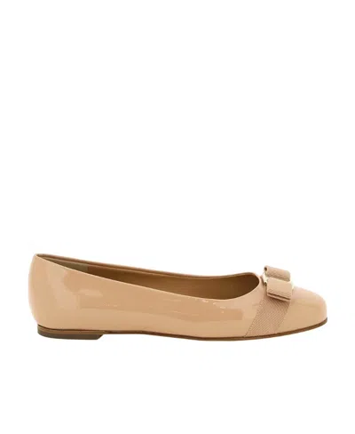 Ferragamo Bow Shoes In Nude