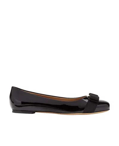 Ferragamo Bow Tie Flat Shoes In Black