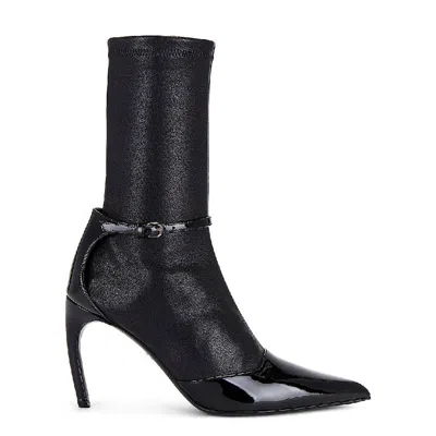 Ferragamo Britt Leather Ankle Boots In Black