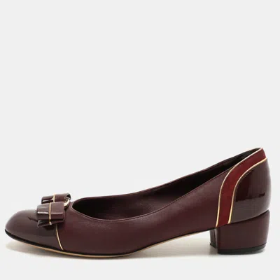 Pre-owned Ferragamo Burgundy Leather And Suede Vara Bow Block Heel Pumps Size 35.5
