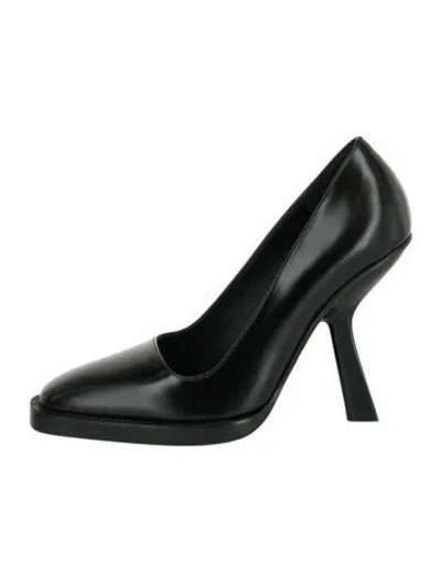 Pre-owned Ferragamo Calf Leather Pumps W/ Tags In Black