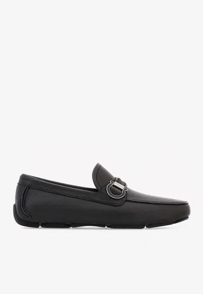 Ferragamo Gancini Leather Loafers In Nero
