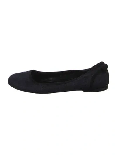 Pre-owned Ferragamo Canvas Flats In Black