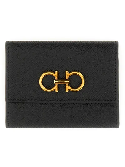 Ferragamo Textured Calfskin Card Holder In Black