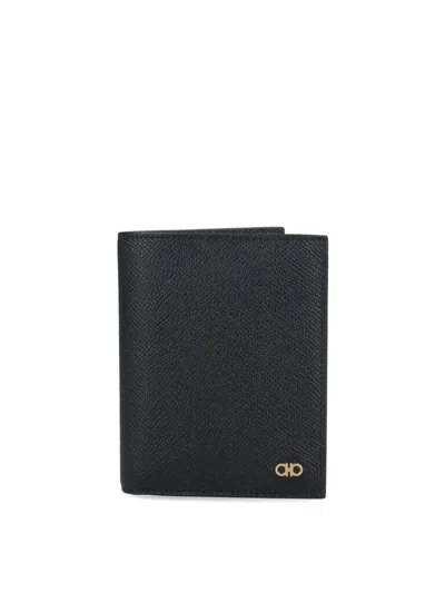 Ferragamo Gancini Grained Leather Cardholder In Black