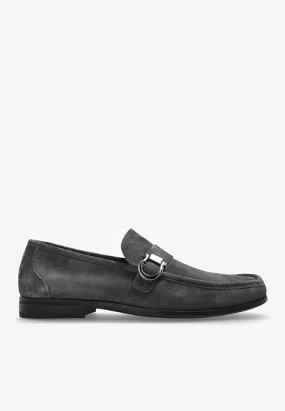 Ferragamo Caspian Gancini Plaque Leather Loafers In Gray