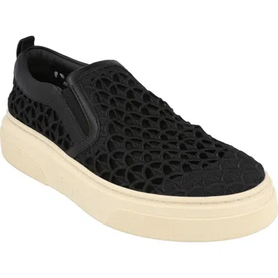 Ferragamo Cassina Scallop Lace Platform Sneaker In Black