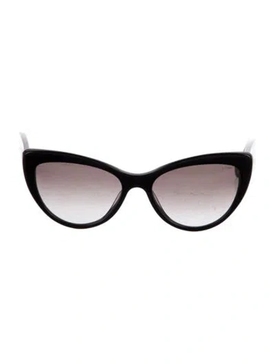 Pre-owned Ferragamo Cat-eye Gradient Sunglasses In Black