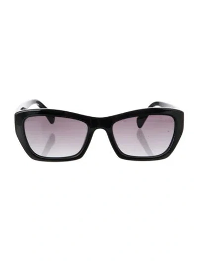 Pre-owned Ferragamo Cat-eye Gradient Sunglasses In Black