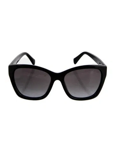 Pre-owned Ferragamo Cat-eye Gradient Sunglasses In Black