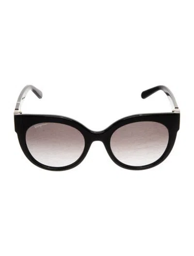 Pre-owned Ferragamo Cat-eye Gradient Sunglasses In Black
