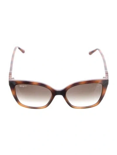 Pre-owned Ferragamo Cat-eye Gradient Sunglasses In Brown