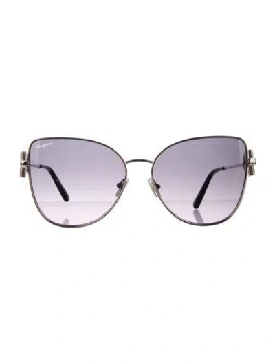 Pre-owned Ferragamo Cat-eye Gradient Sunglasses In Gold