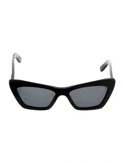 Pre-owned Ferragamo Cat-eye Tinted Sunglasses In Black