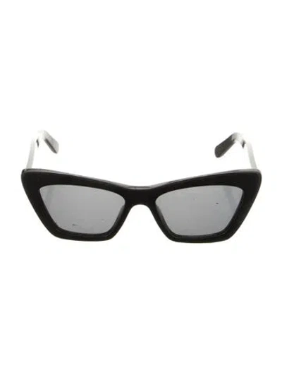 Pre-owned Ferragamo Cat-eye Tinted Sunglasses In Black