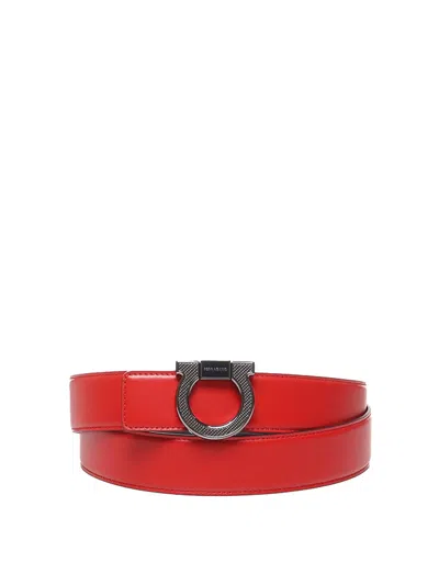 Ferragamo Gancini Belt In Calfskin In Red