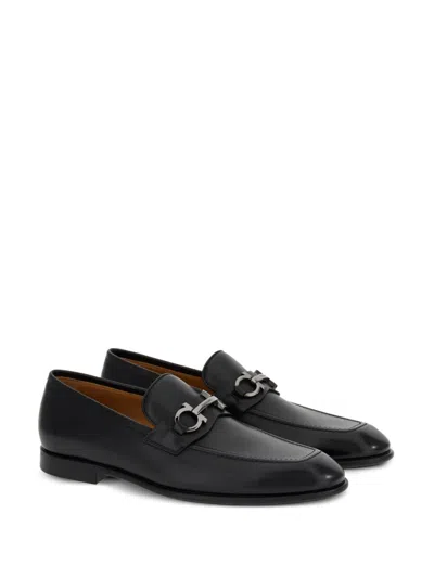 Ferragamo Classic Leather Loafers For Men In Black