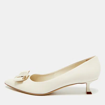 Pre-owned Ferragamo Cream Leather Vara Plate Pumps Size 39.5 In White
