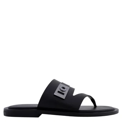Ferragamo Dickens Leather Thong Sandals In Black