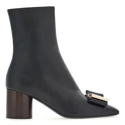 Ferragamo Double Bow Leather Ankle Boots In Black