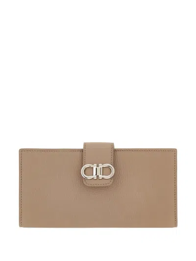 Ferragamo Double Gancini Continental Wallet In Neutral