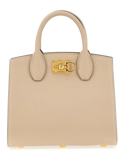 Ferragamo Elegant Leather Bag Design