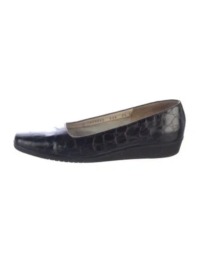 Pre-owned Ferragamo Embossed Leather Flats In Black