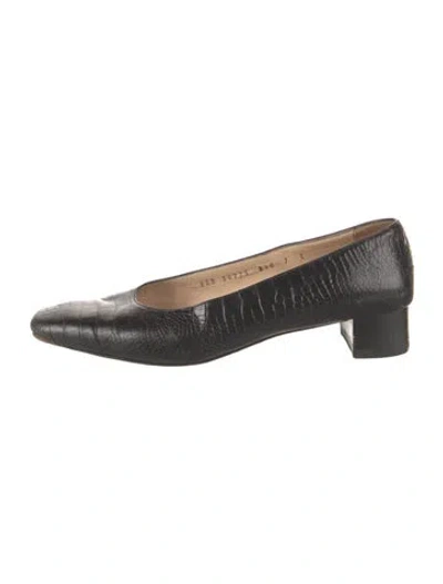 Pre-owned Ferragamo Embossed Leather Pumps In Black