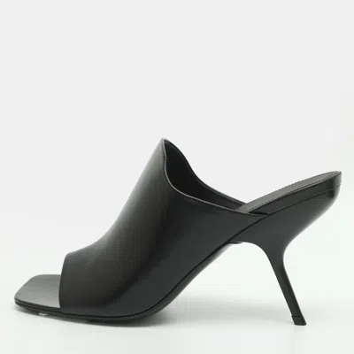 Pre-owned Ferragamo Era Size 38 Black Leather Slide Sandals