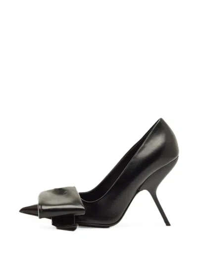 Pre-owned Ferragamo Erica 55 Bow Pumps In Black