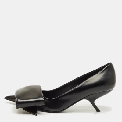 Pre-owned Ferragamo Erica Size 37 Black Leather Pumps