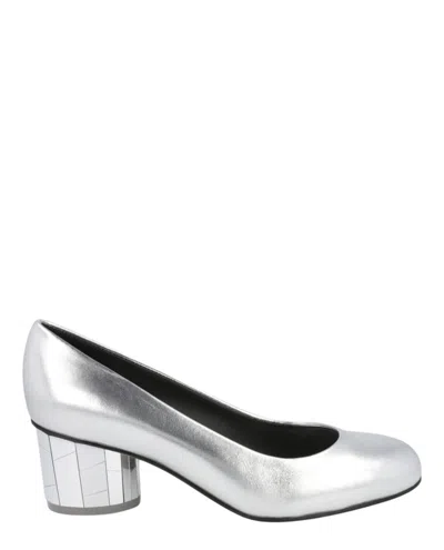 Ferragamo Farrah Pumps In White
