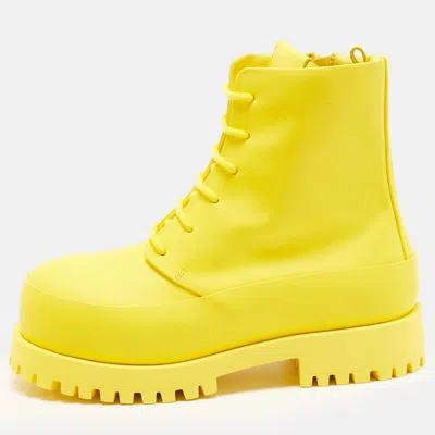 Pre-owned Ferragamo Fede Size 41.5 Yellow Leather Combat Boots