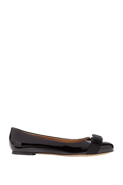 Ferragamo Flat Shoes In Black