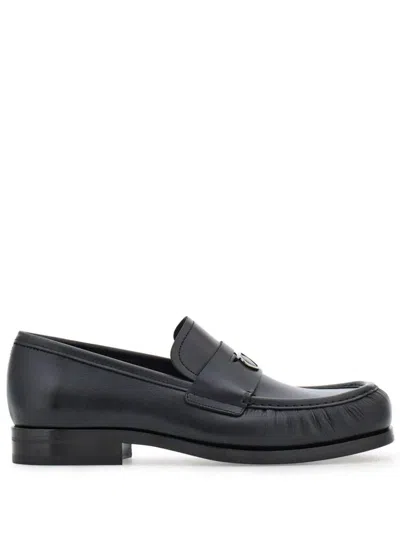 Ferragamo Loafer Mit Gancini-schild In Black