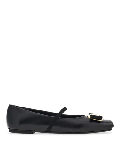 Ferragamo New Vara Plate Ballet Flat Shoes In Black