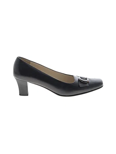 Pre-owned Ferragamo Flats In Black