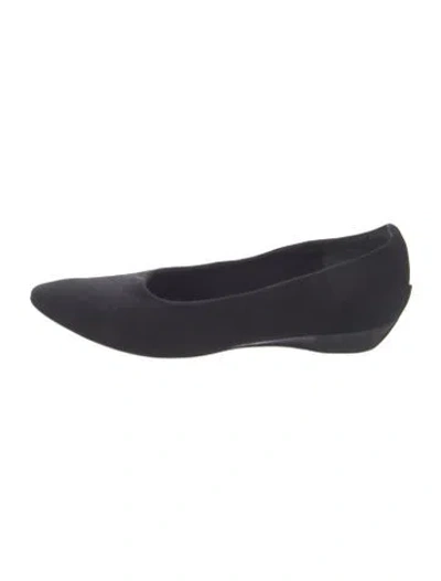 Pre-owned Ferragamo Flats In Black