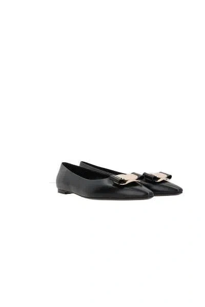 Ferragamo Flat Shoes In Black