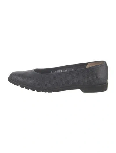 Pre-owned Ferragamo Flats In Blue
