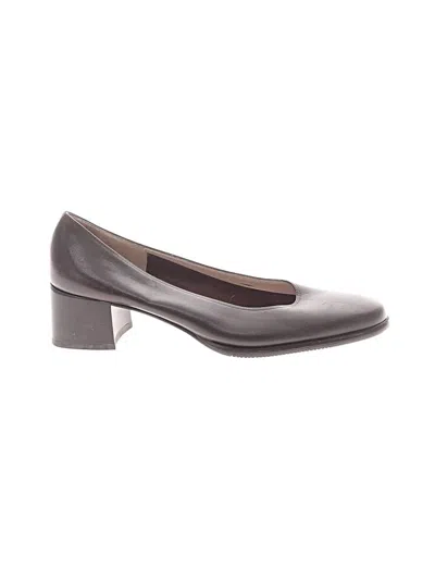 Pre-owned Ferragamo Flats In Brown