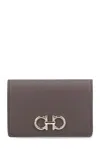Ferragamo Gancini Logo-plaque Leather Wallet In Taupe
