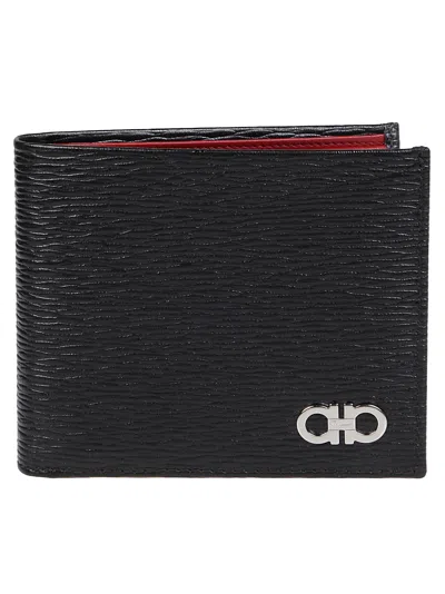 Ferragamo Gancini Bifold Wallet In Nero/rosso
