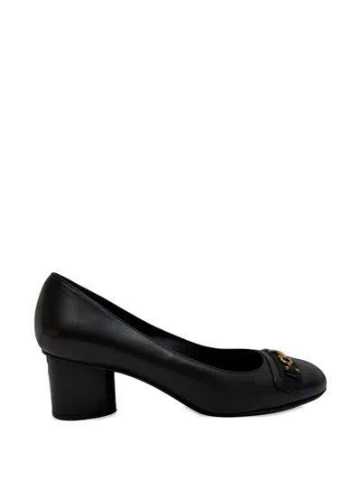 Pre-owned Ferragamo Gancini Buckle Avery Pumps In Black